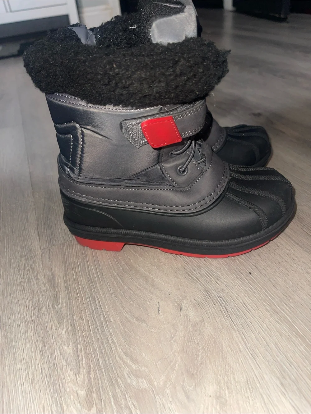 Cat & Jack Black and Red Kids Winter Snow Boots 11 kids